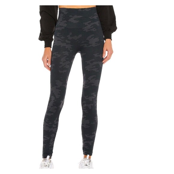 SPANX Pants - Spanx Leggings Look at Me Now Pull-on Camouflage L